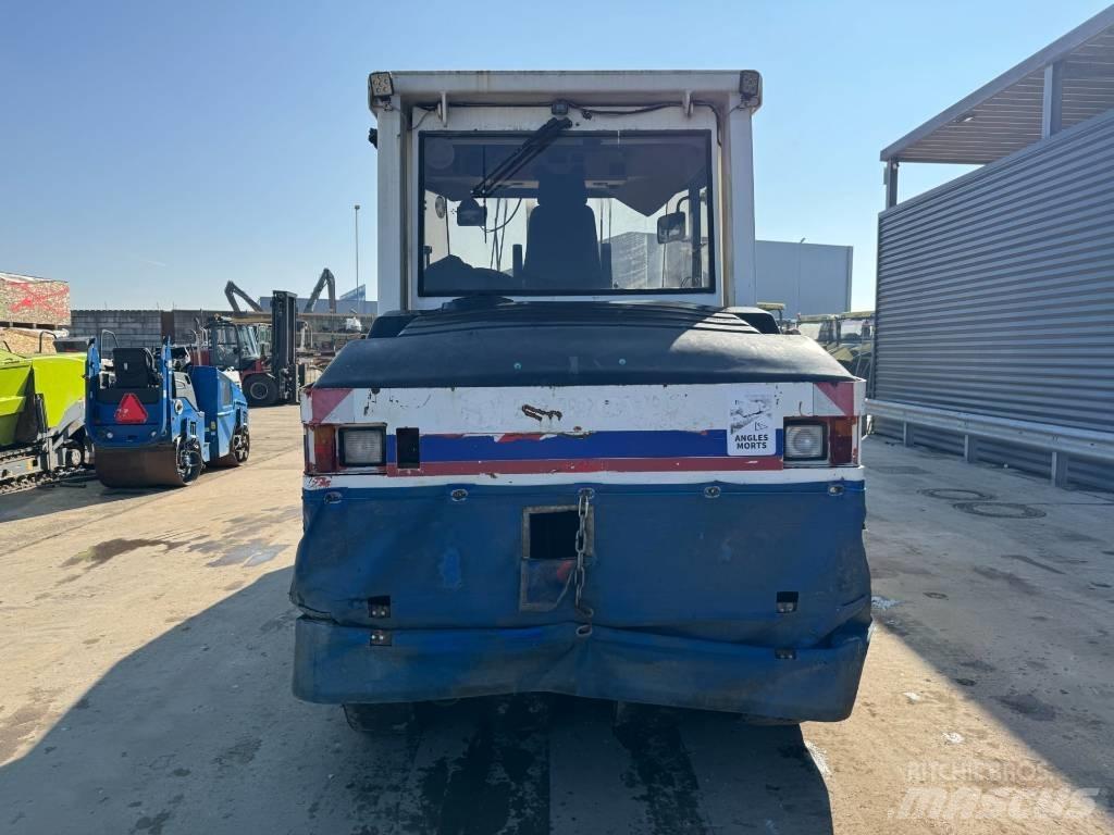 CAT RS-300B Pneumatic tired rollers