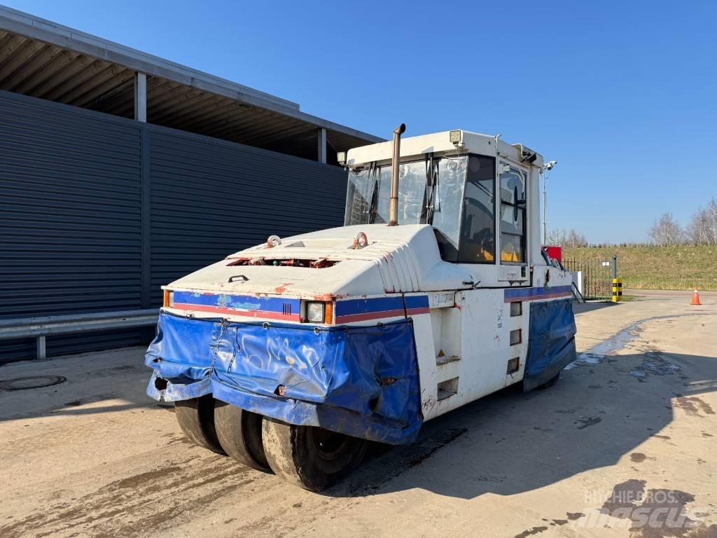 CAT RS-300B Pneumatic tired rollers