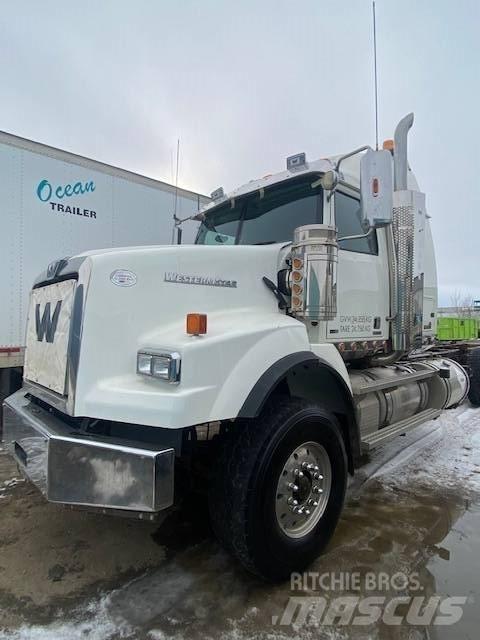 Western Star 4900SB Tractor Units
