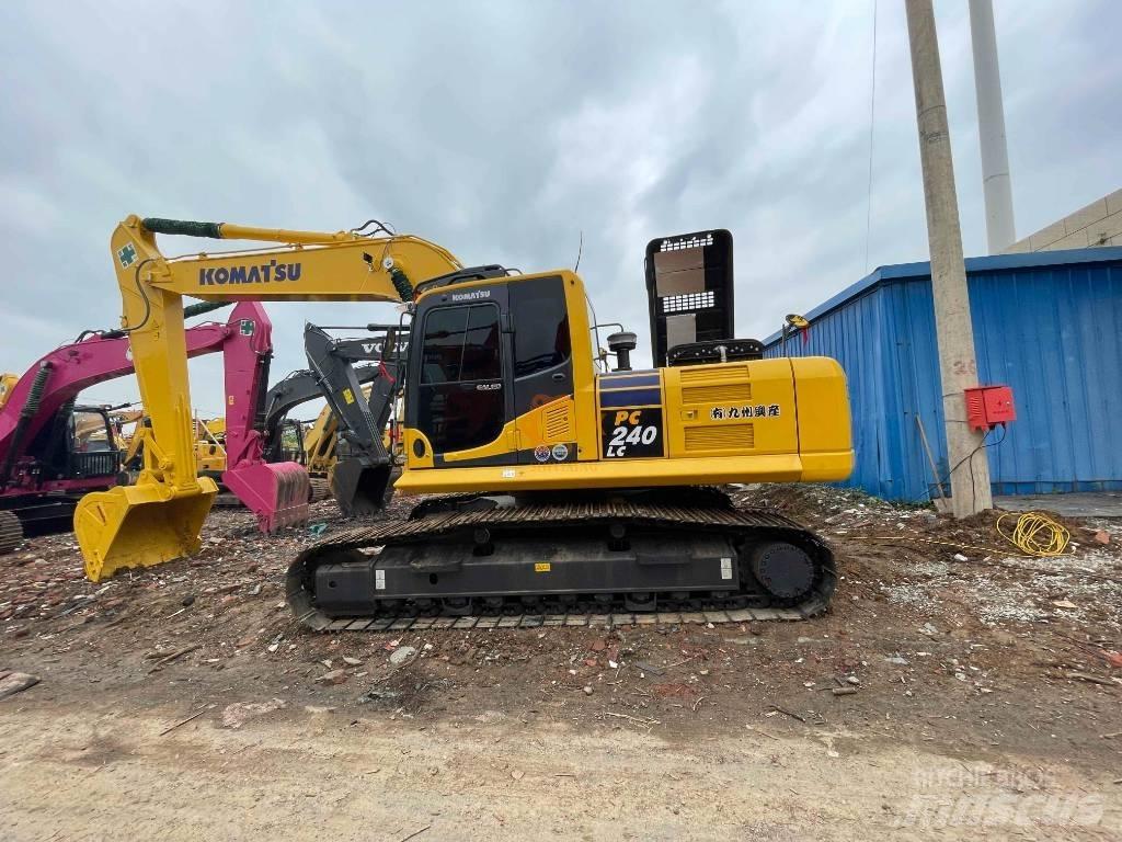 Komatsu PC 240-8 Crawler excavators