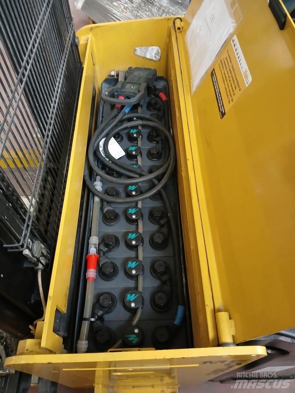 Yale MS15XSL Pedestrian stacker