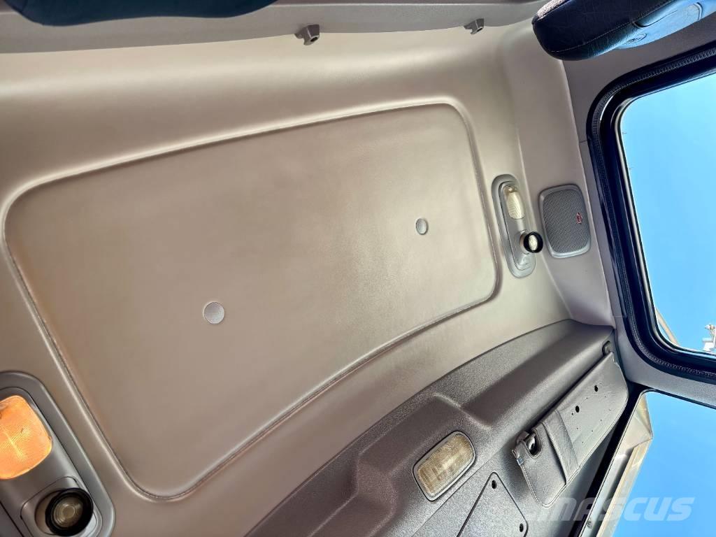 Peterbilt 388 Tractor Units