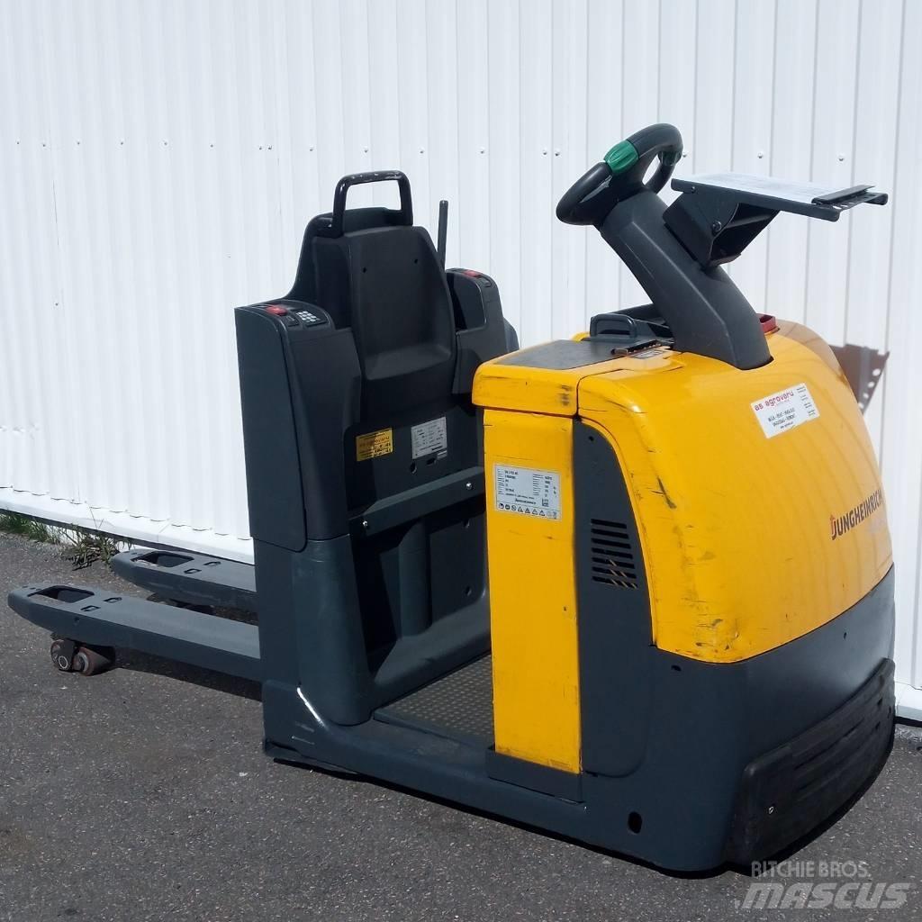 Jungheinrich ECE 220 Low lift order picker