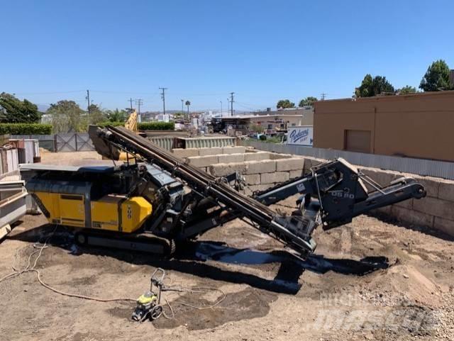 Rubble Master RM70GO Crushers