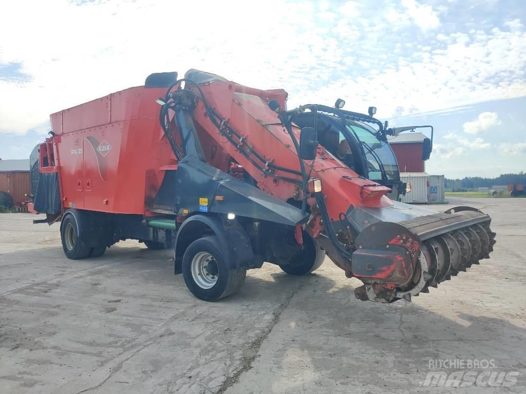 Kuhn SPW 25 Mixer feeders