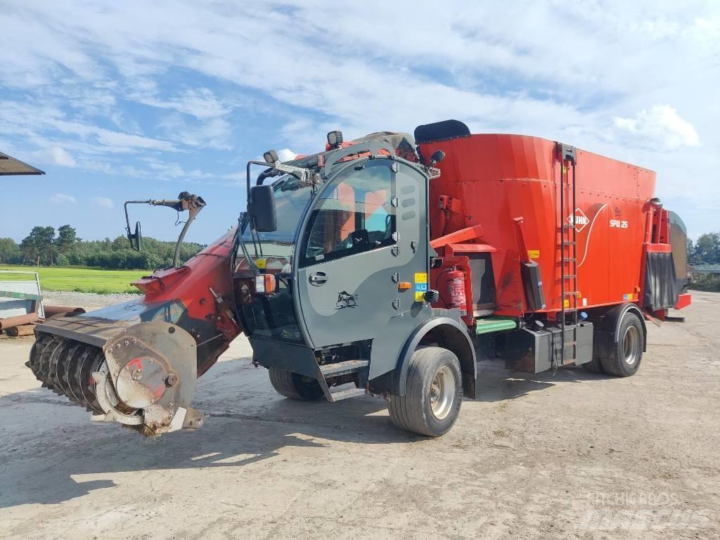 Kuhn SPW 25 Mixer feeders
