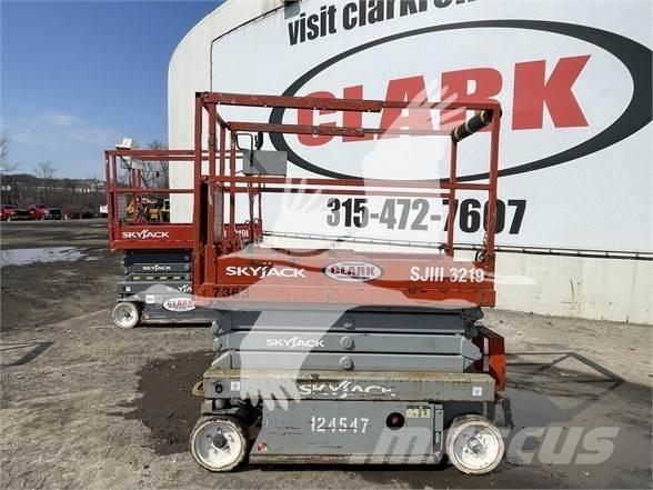 SkyJack SJ3219 Scissor lifts