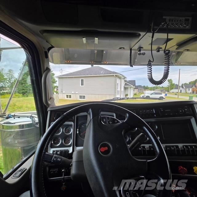 Kenworth W 900 Tipper trucks