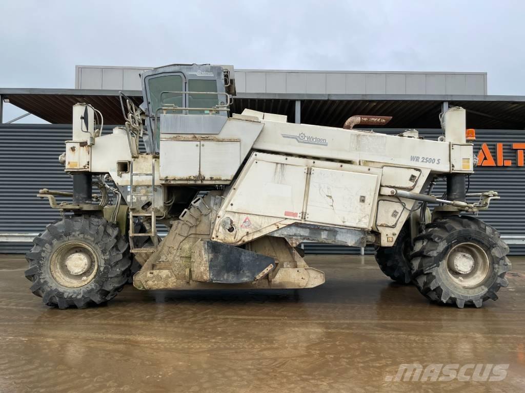 Wirtgen WR 2500S Asphalt recyclers
