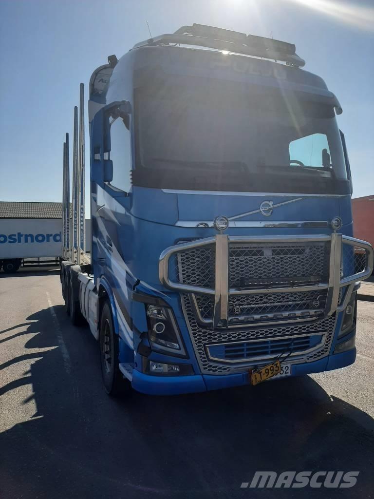 Volvo FH 16 Timber trucks