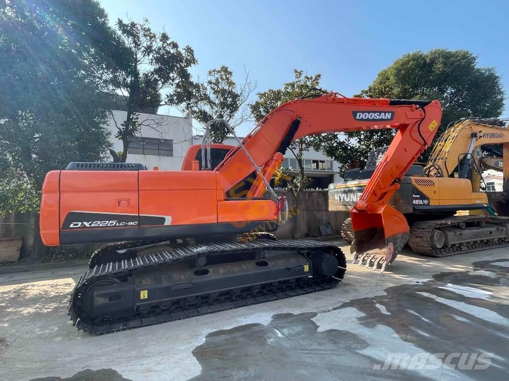 Doosan DX 225 LC Long reach excavators
