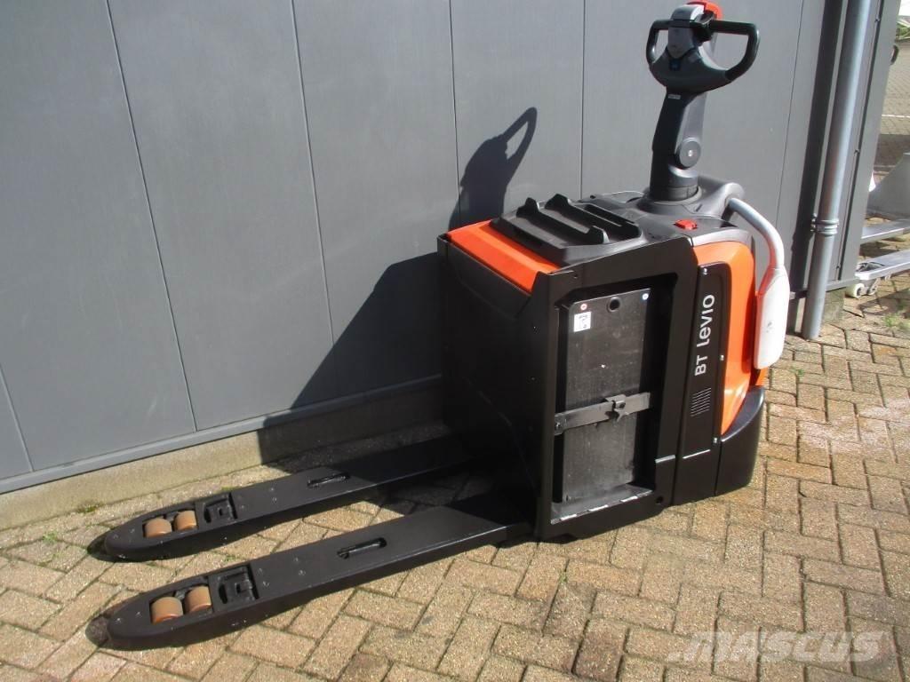 Toyota LPE 200 Low lifter with platform