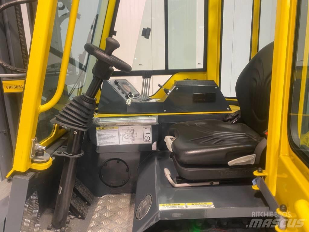 Combilift CBE2500 4-way reach trucks