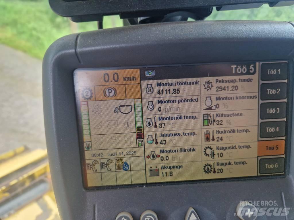New Holland CX 8070 Combine harvesters