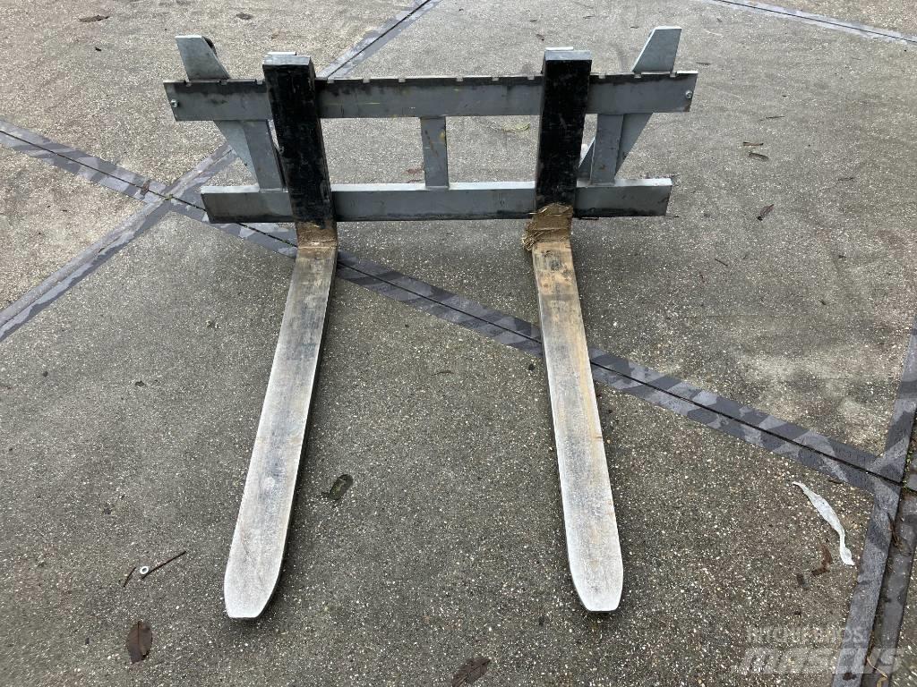 Hemach Palletvorken Front loader accessories