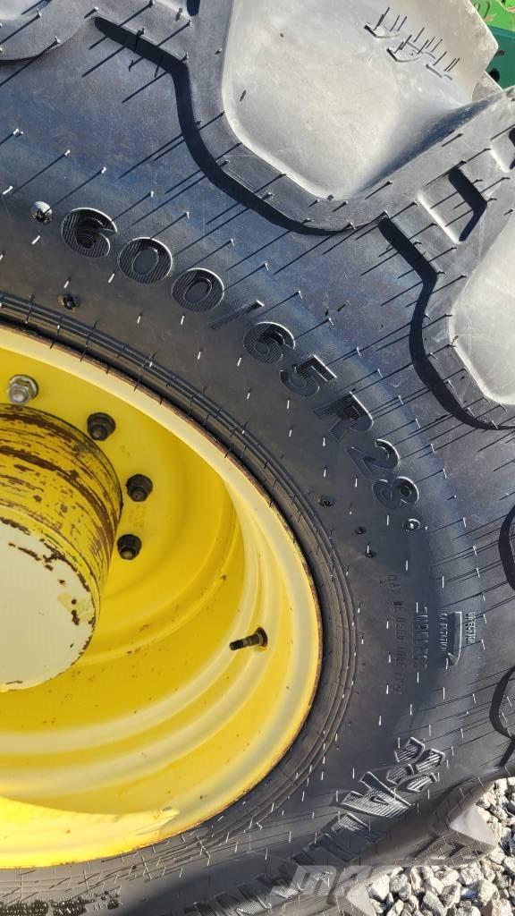 John Deere 7430 AP Tractors