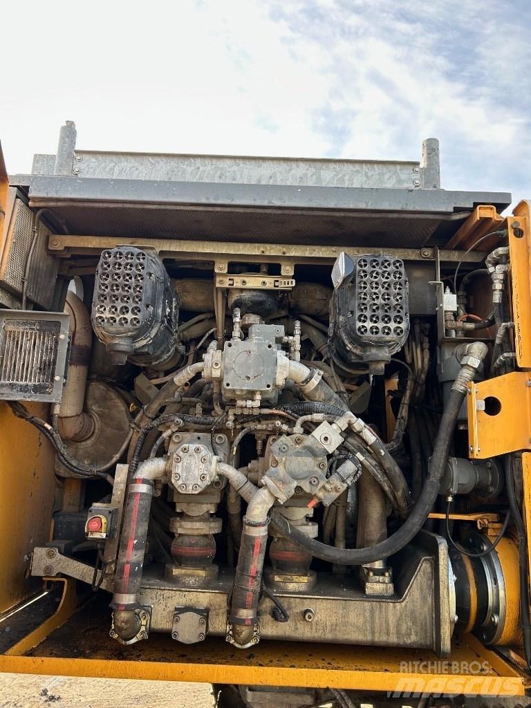 Liebherr LRB 125 Vibratory pile drivers