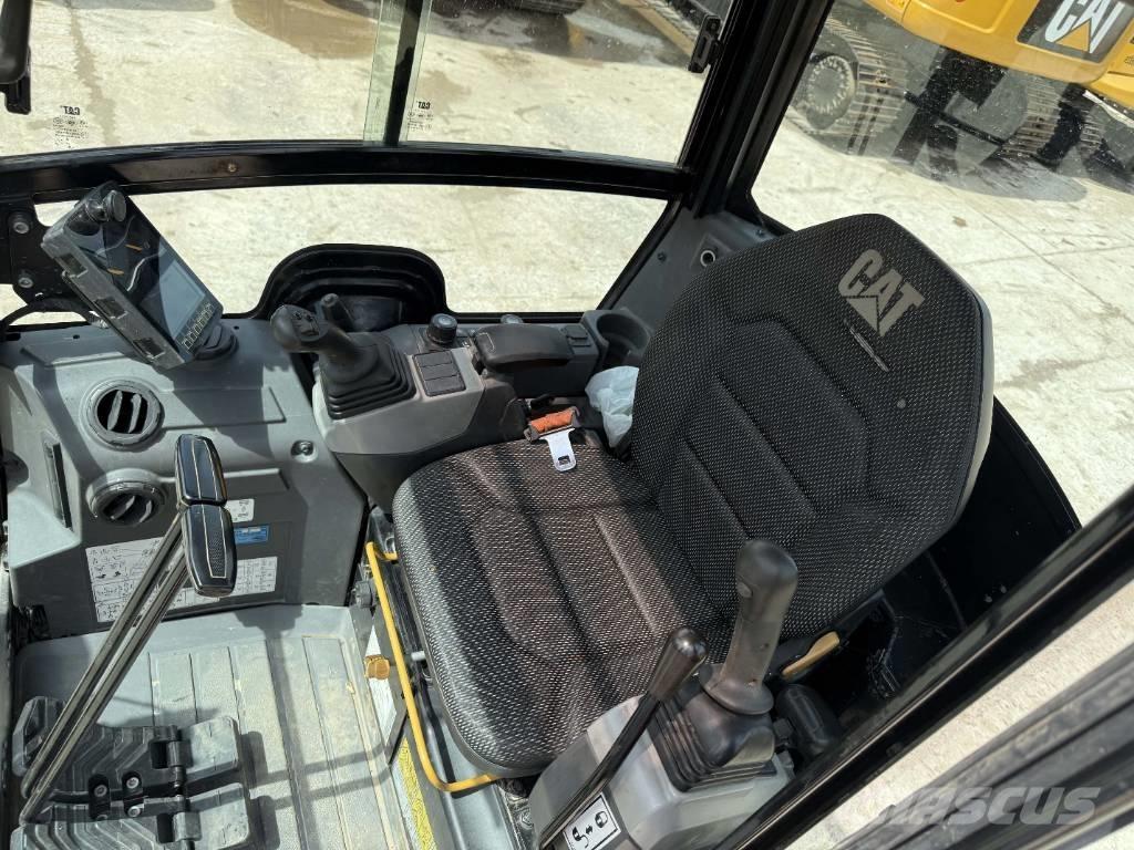 CAT 302 CR Mini excavators < 7t (Mini diggers)