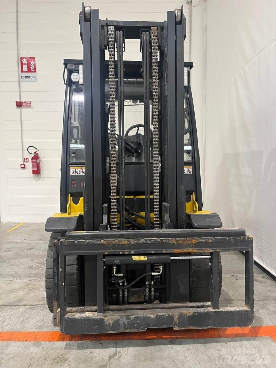 Yale GDP45VX6 Diesel trucks