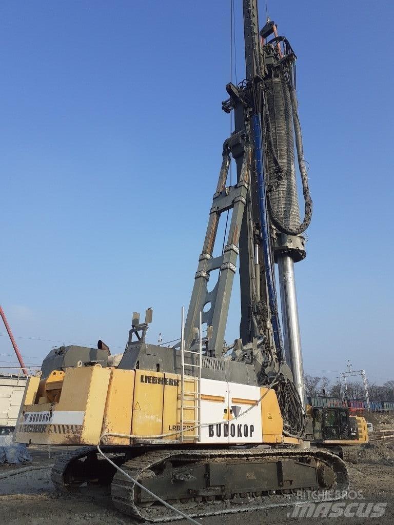 Liebherr LRB255 Piling rigs