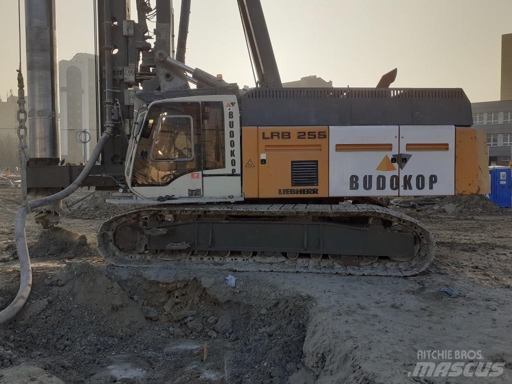 Liebherr LRB255 Piling rigs