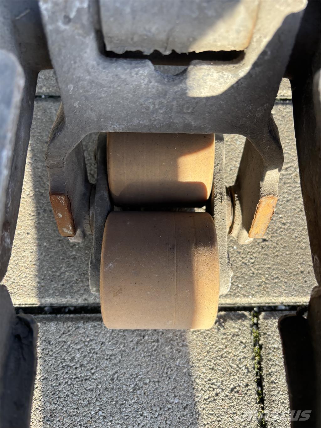 BT LWE 180 Pedestrian stacker