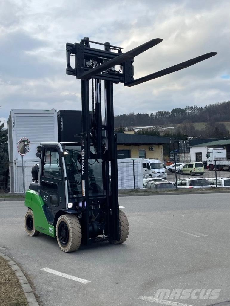 Toyota FVA450 LPG trucks