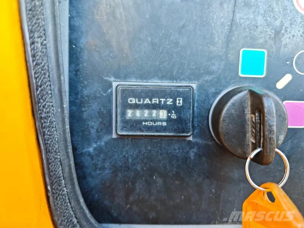 JLG 660 SJ Telescopic boom lifts