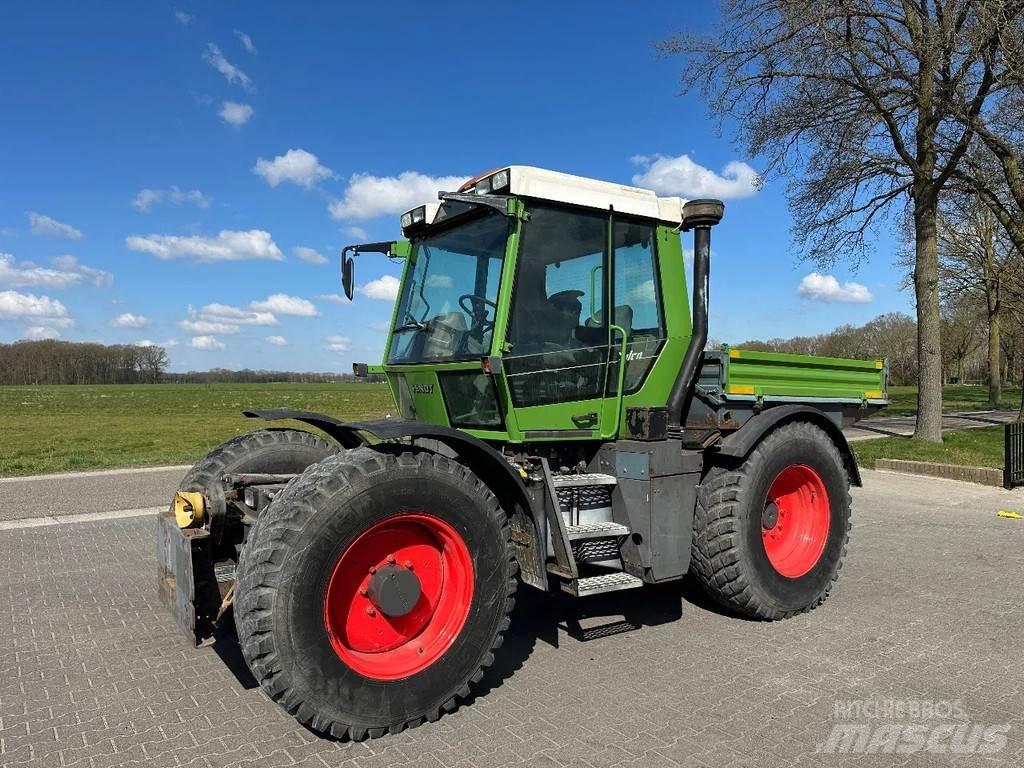 Fendt Xylon 520 Tractors