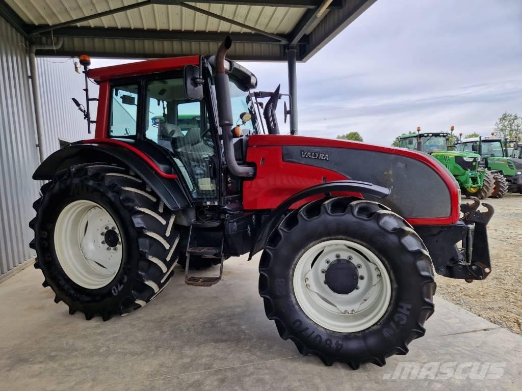 Valtra T 171 Tractors
