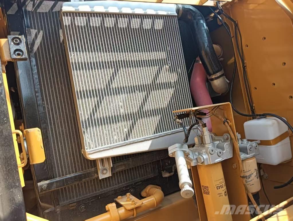 CAT 330 D Crawler excavators