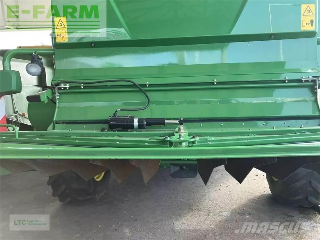 John Deere t670 Combine harvesters