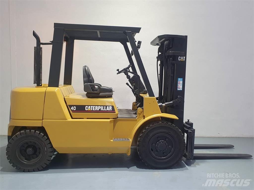 CAT DP40K MC Diesel trucks