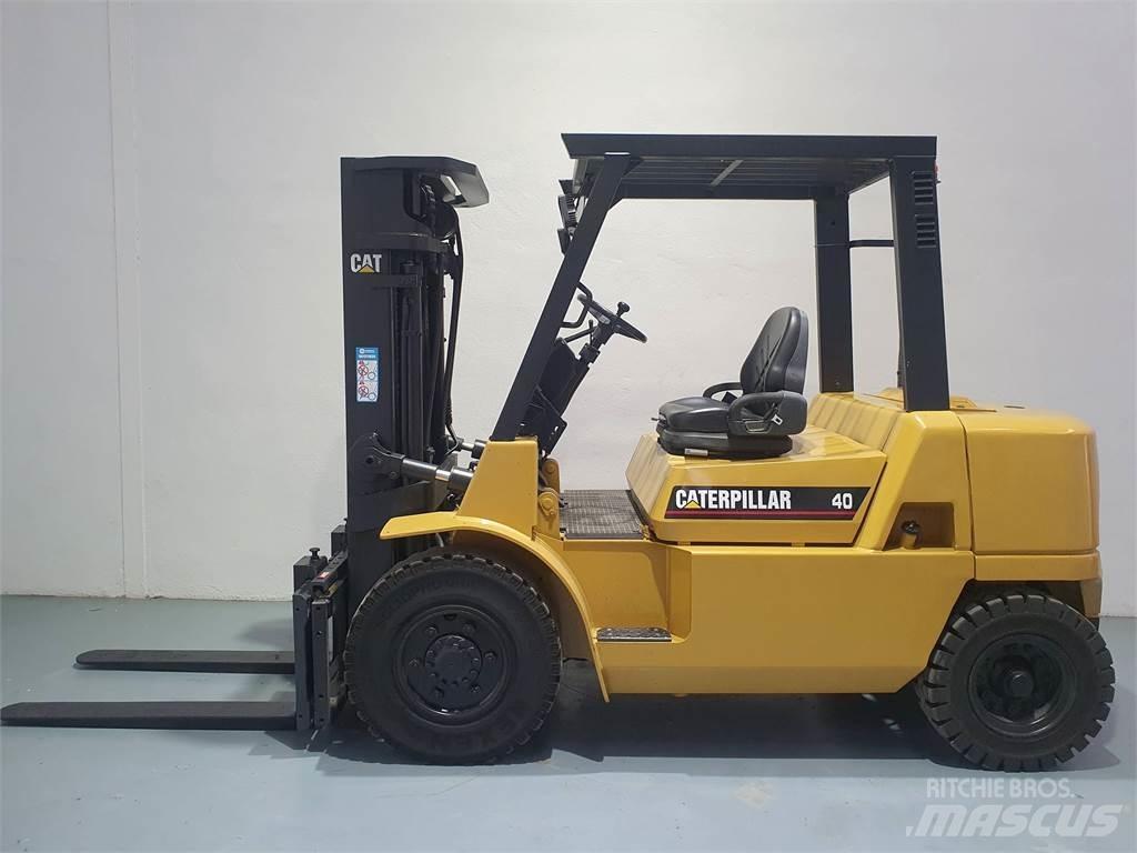 CAT DP40K MC Diesel trucks
