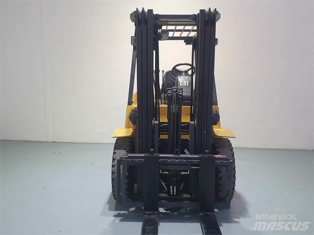 CAT DP40K MC Diesel trucks