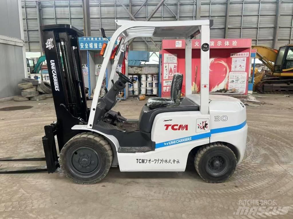 TCM FD 30 Diesel trucks