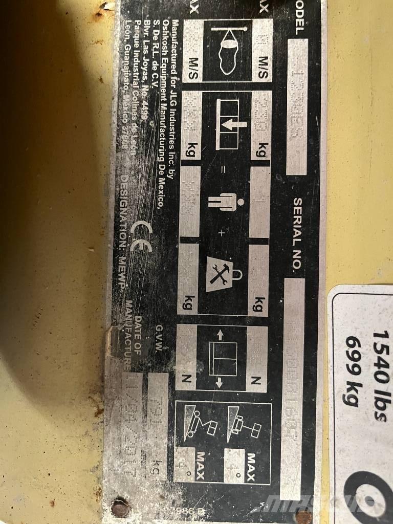 JLG 1230 ES Vertical mast lifts