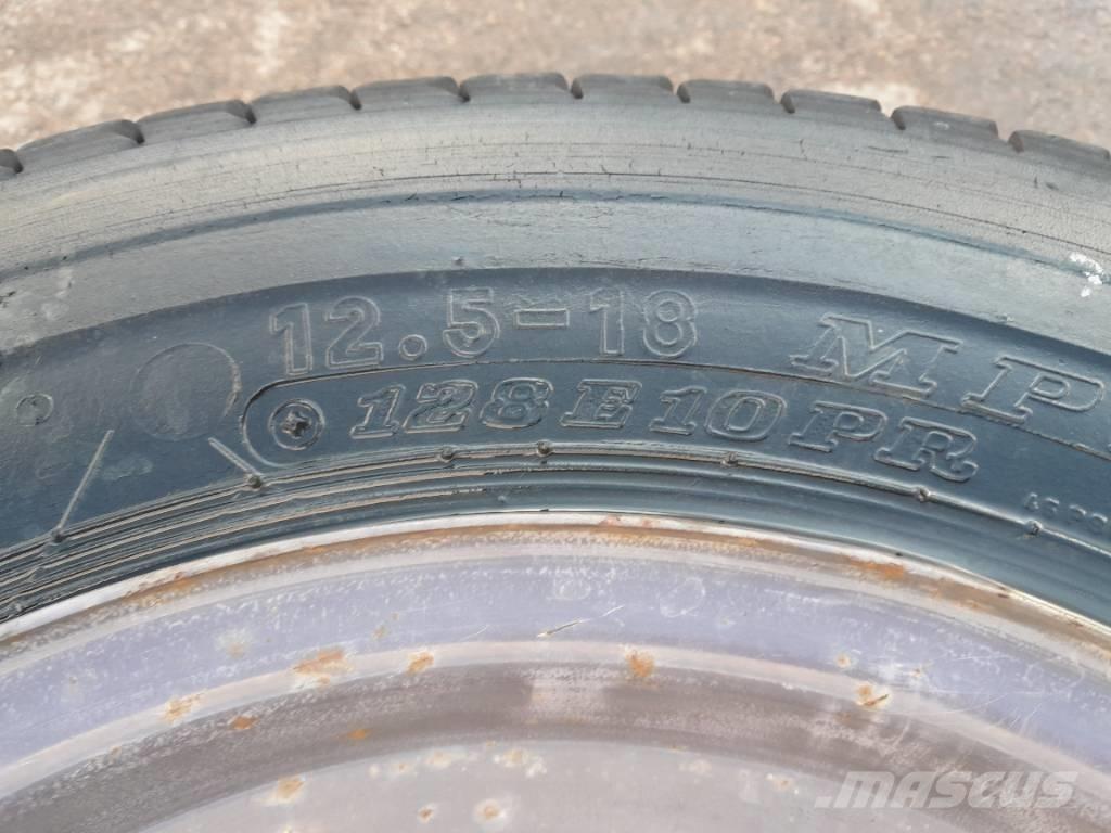 Dunlop 12,5-18 Hjul Tyres, wheels and rims