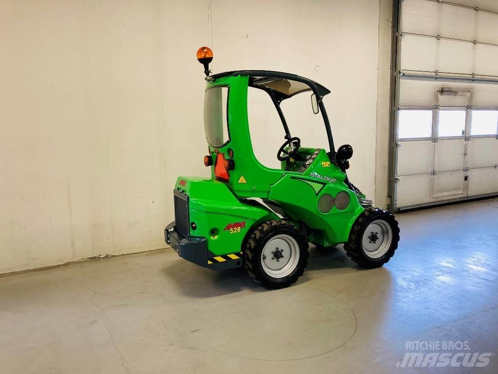 Avant 528 Mini loaders