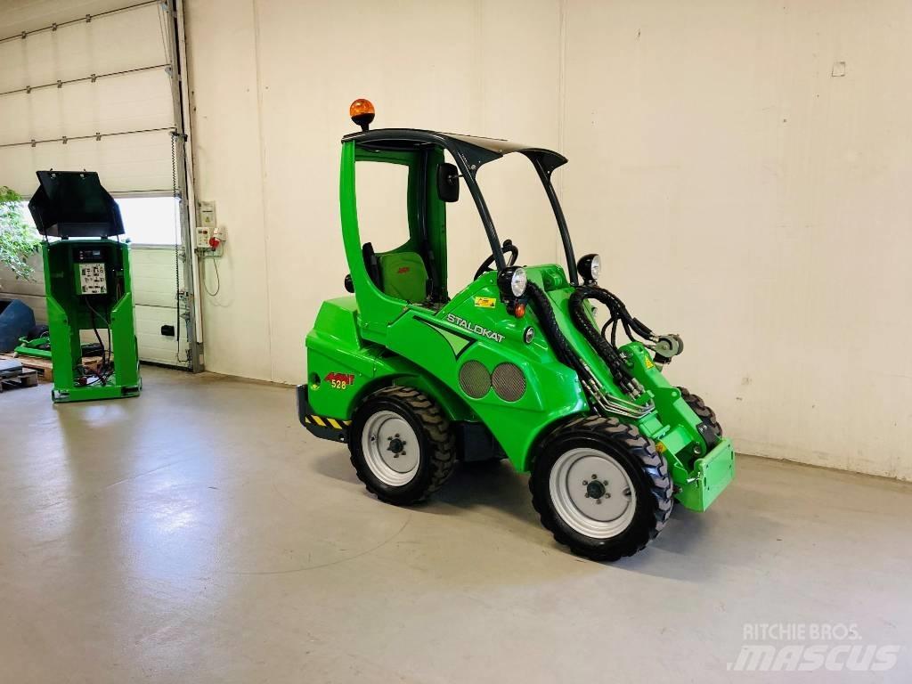 Avant 528 Mini loaders