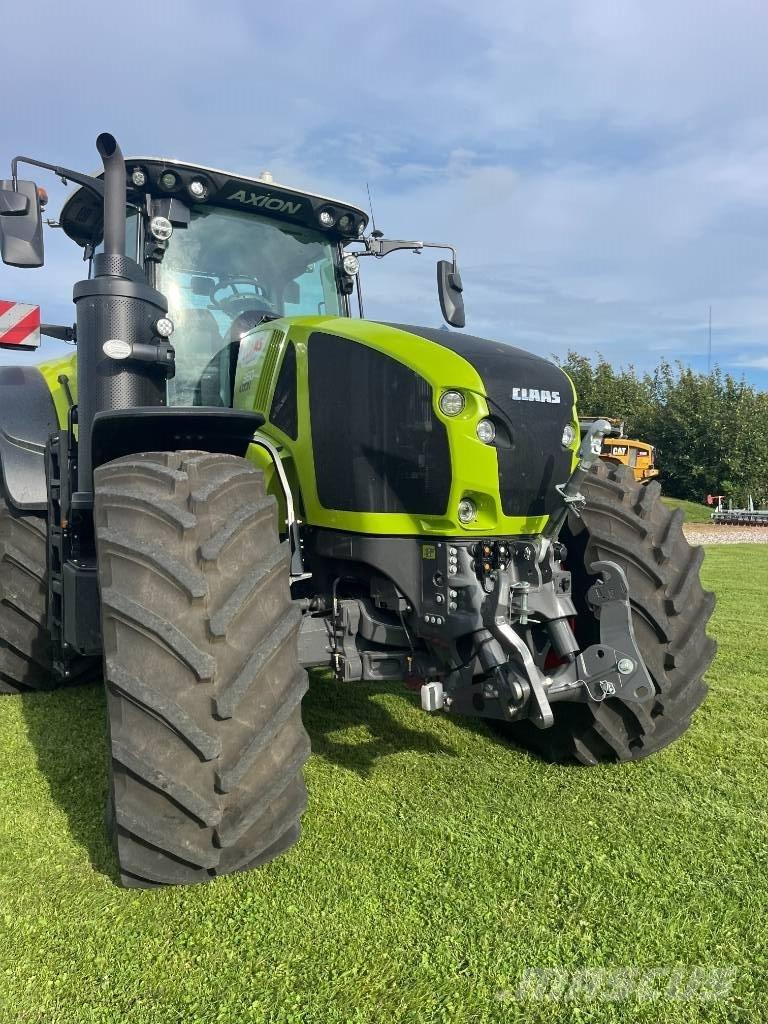 CLAAS AXIO 960 Tractors
