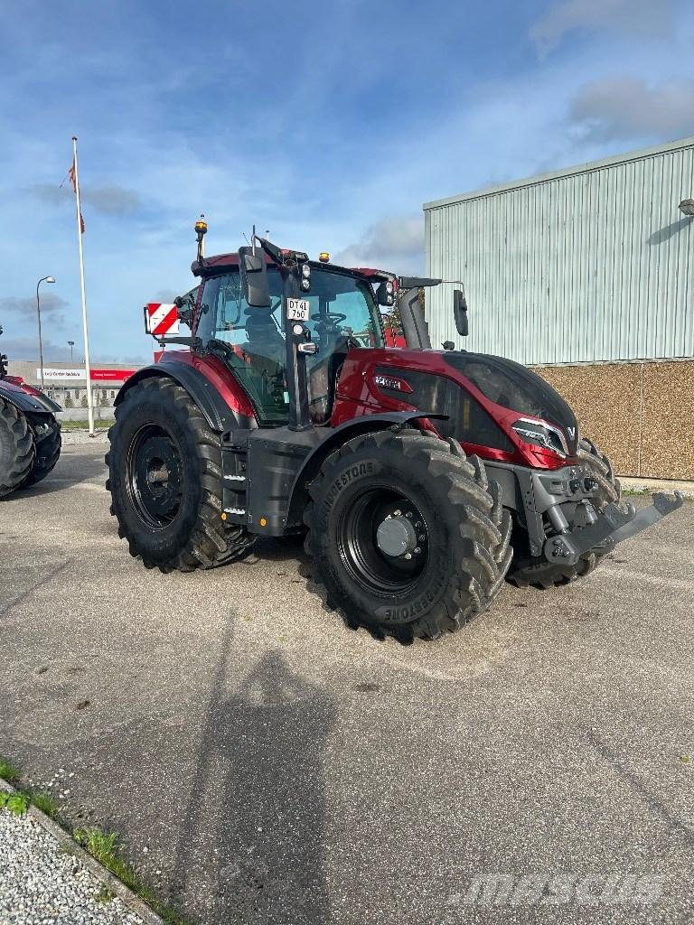 Valtra Q 305 Tractors