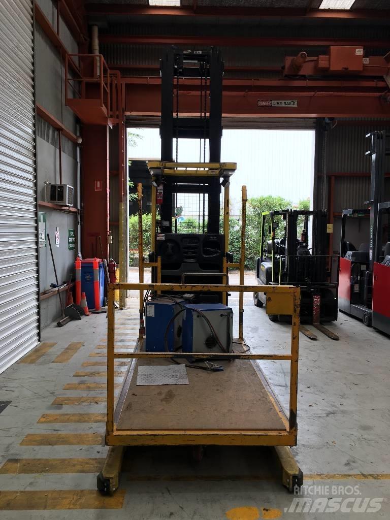 Hyster R30XMF3 High lift order picker