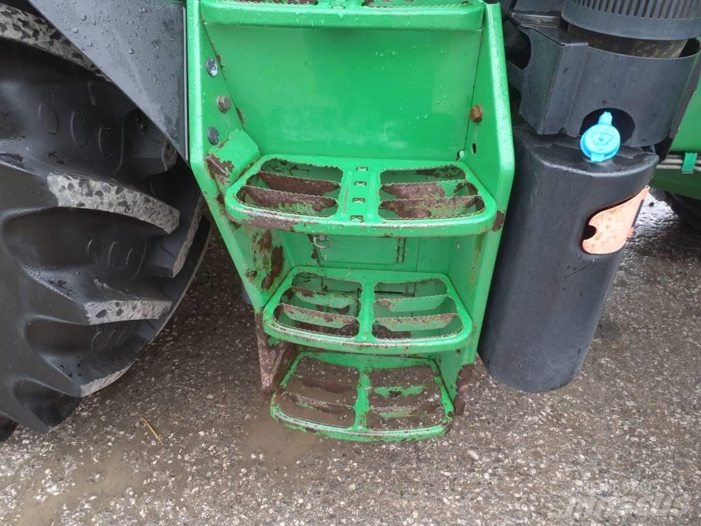 John Deere 6125 R Tractors