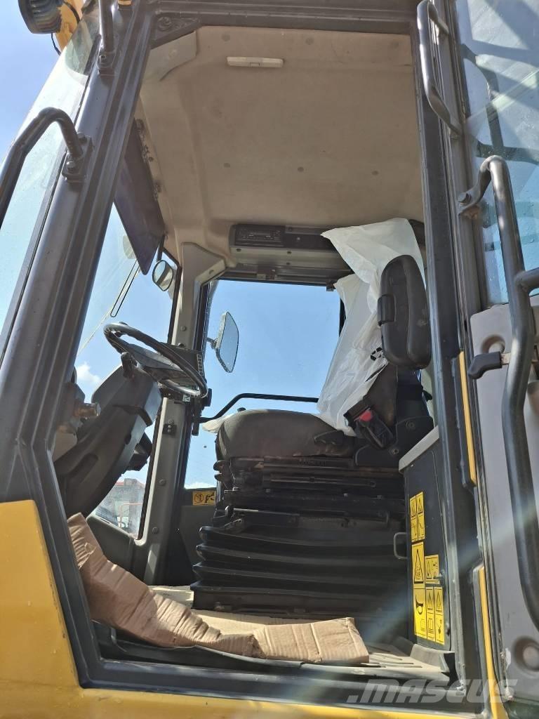 Komatsu WA 380-8 Mini loaders
