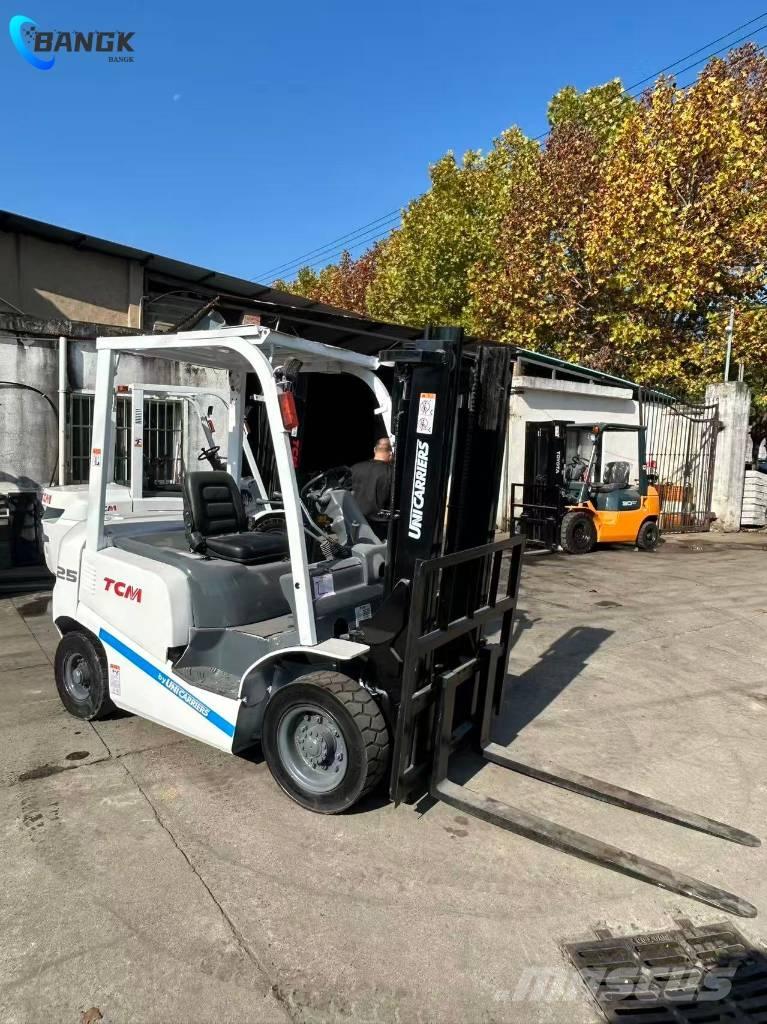 TCM FD25T3C Diesel trucks