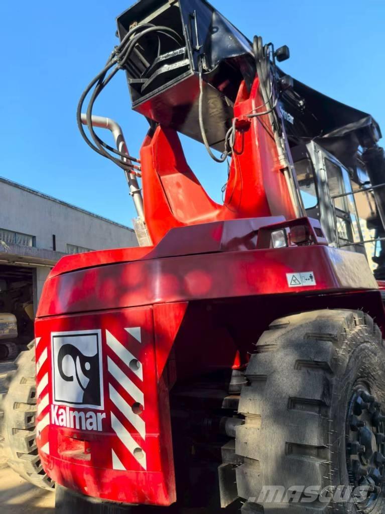 Kalmar DRT 450 Reachstackers