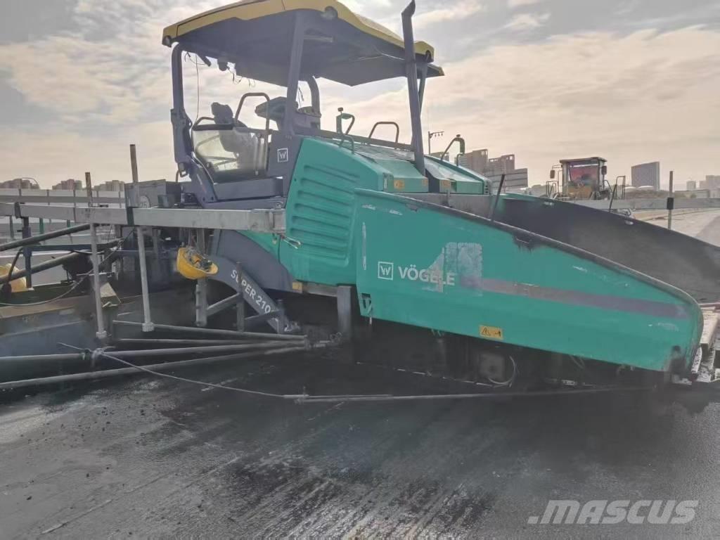 Vögele 2100 Asphalt pavers