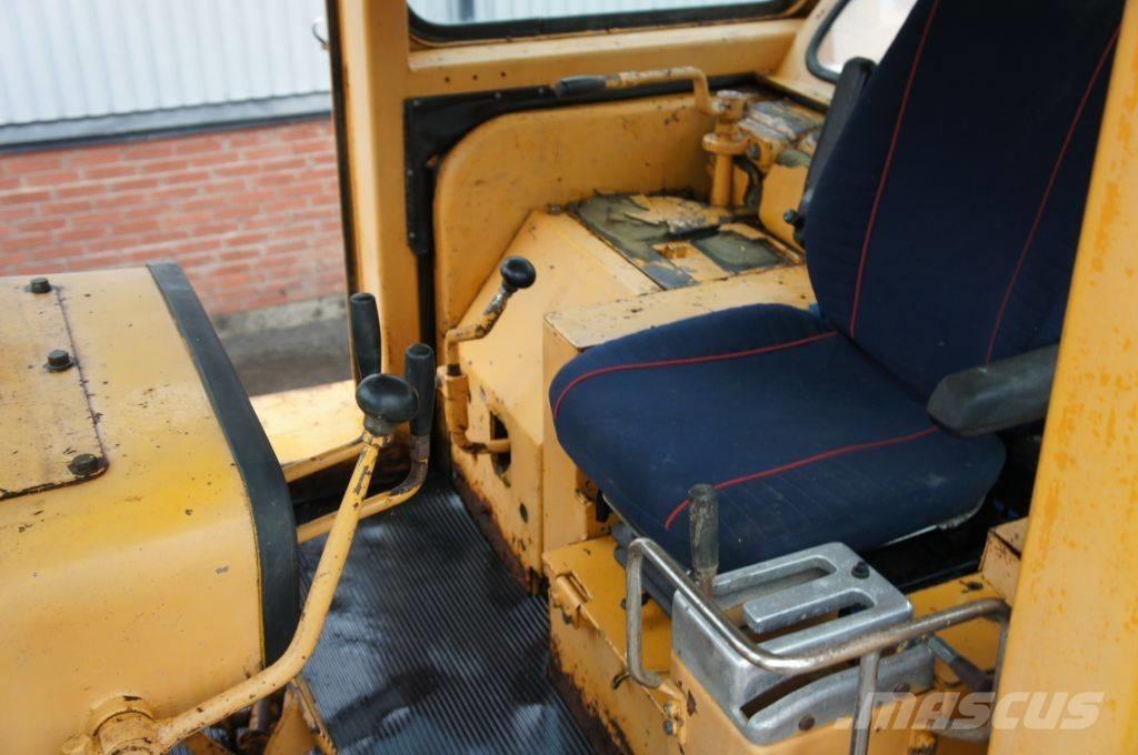 Komatsu D 155 A-1 Crawler dozers