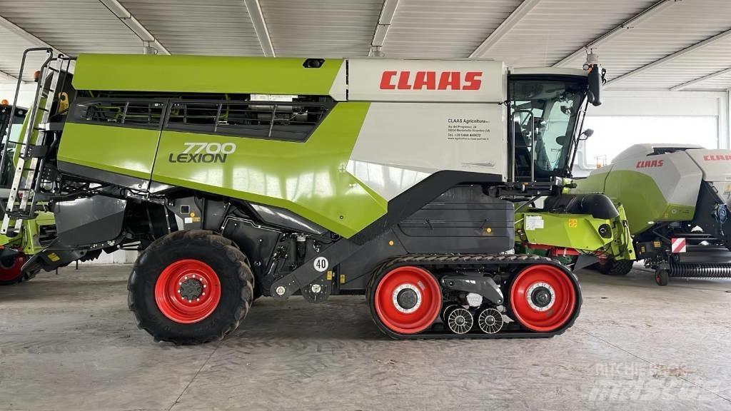 CLAAS LEXION 7700 TT Combine harvesters